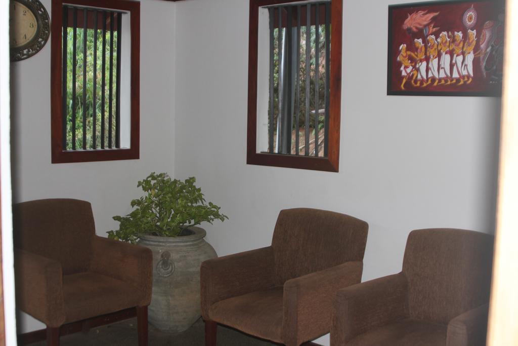 Bed and Breakfast Camarin Residencia Kandy Exterior foto
